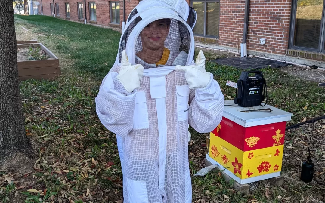 Hope Lutheran 8th Graders Turn Honey into Hope